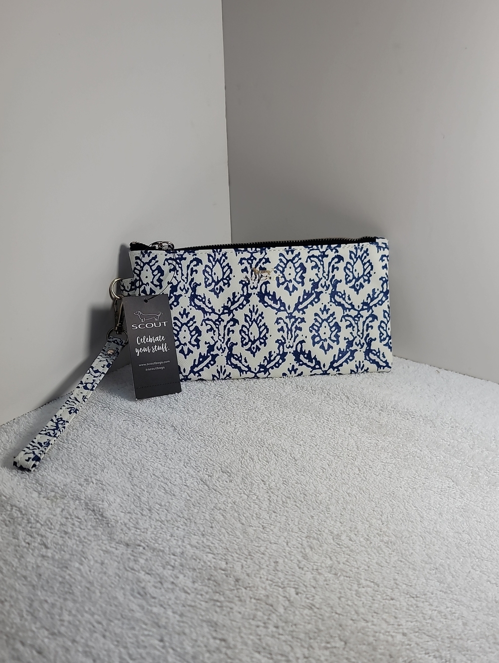 Scout  THE BLUE HOUR Blue and White Patterned Wristlet -NWT